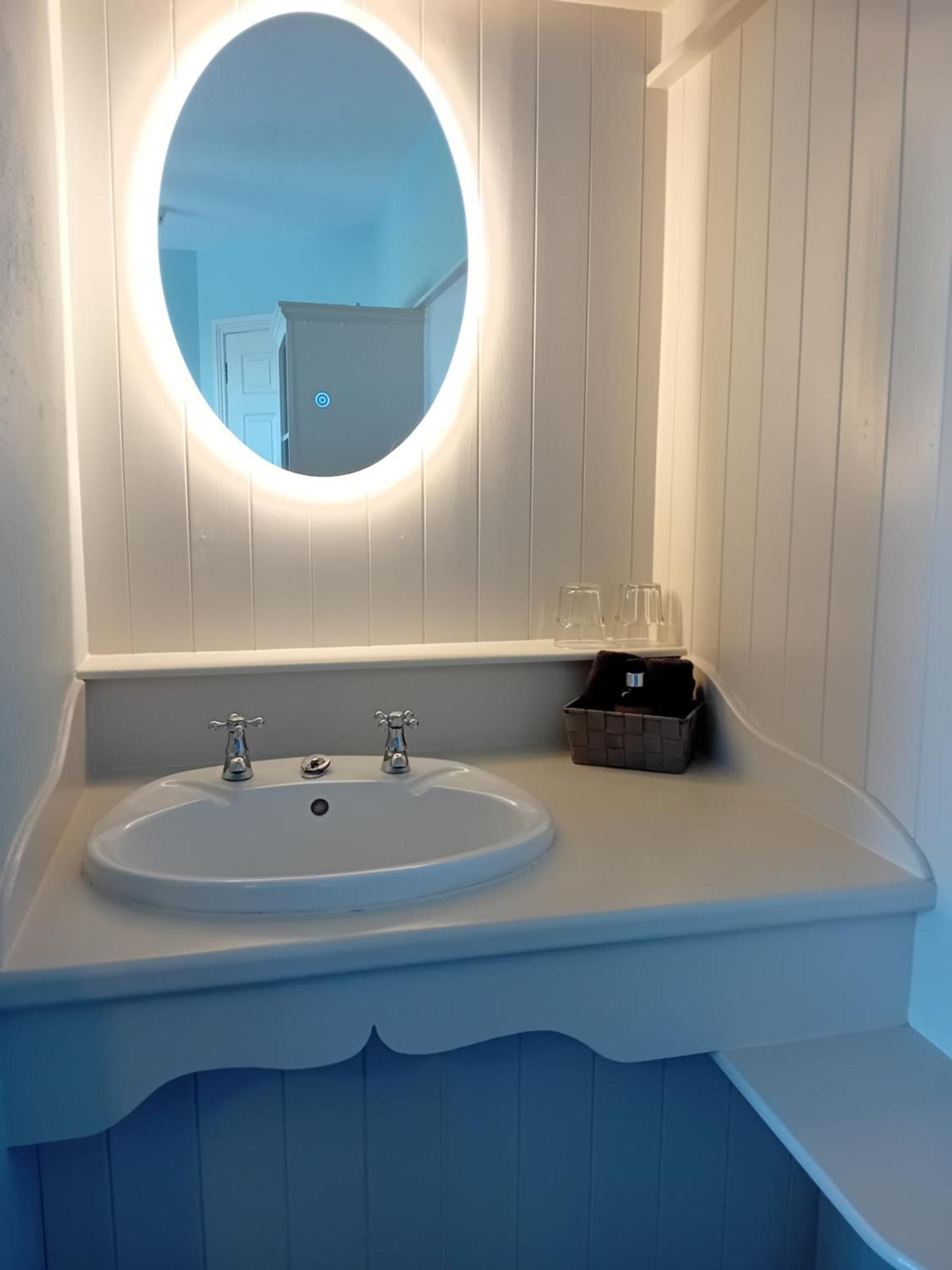 Fairwinds Guest Accommodation Дулин Екстериор снимка