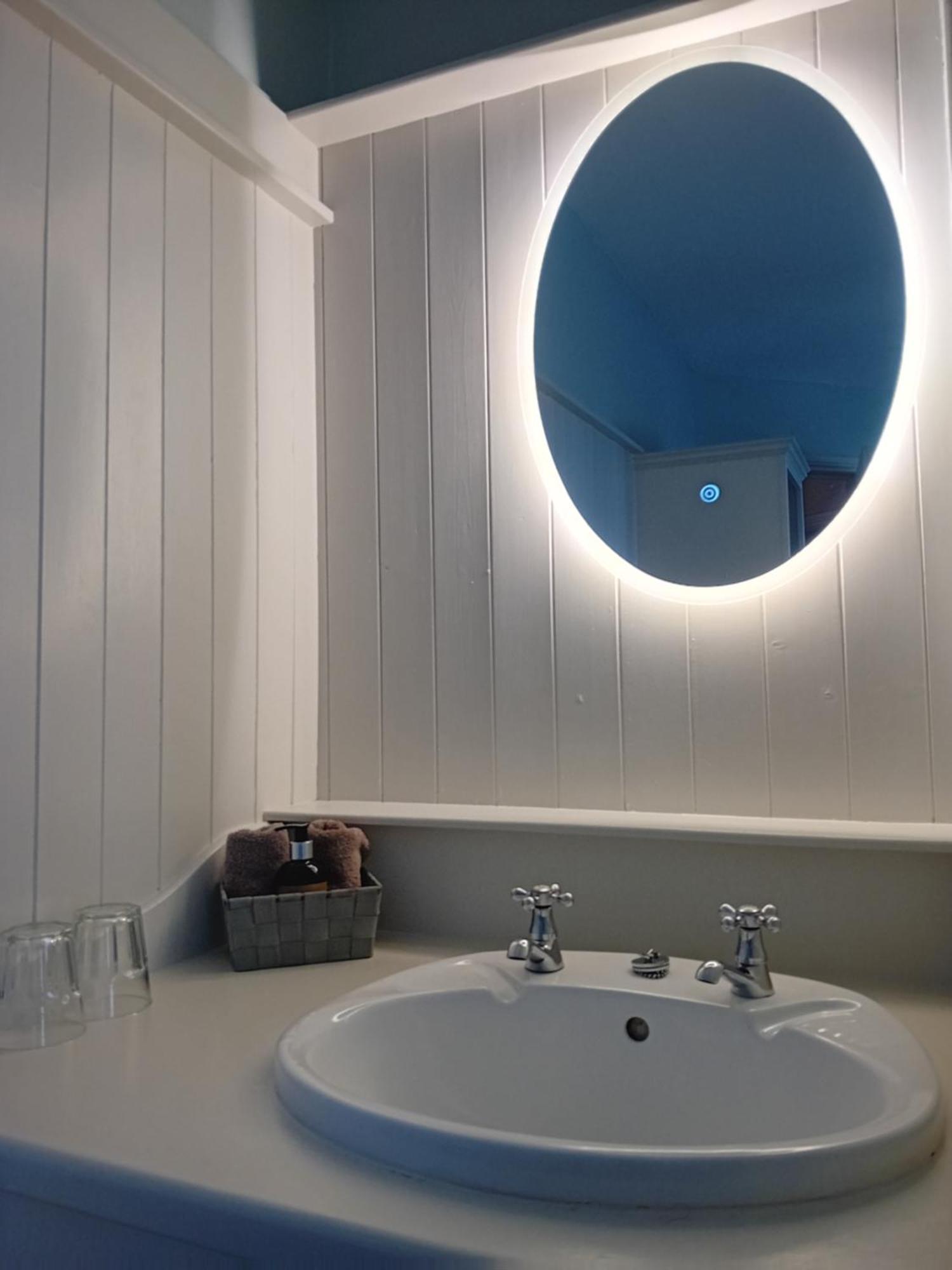 Fairwinds Guest Accommodation Дулин Екстериор снимка